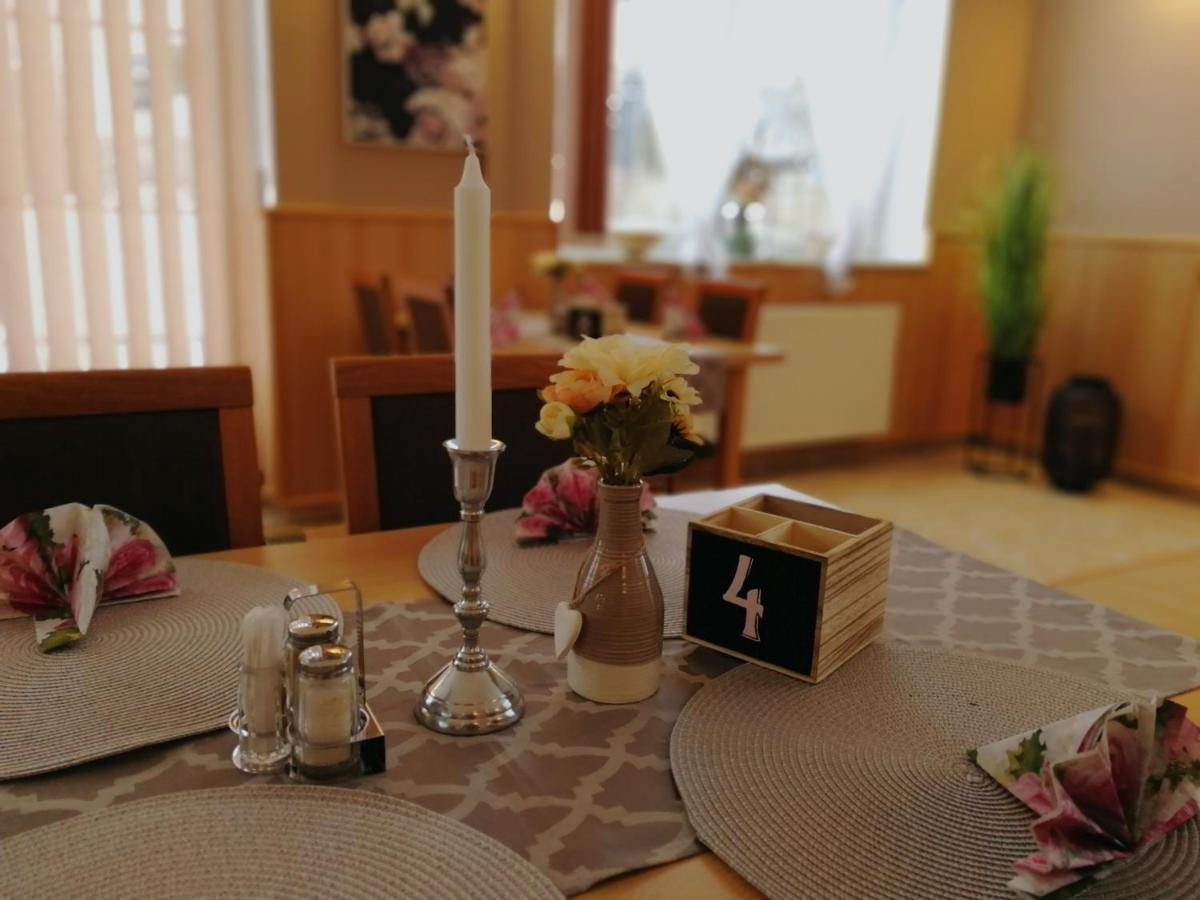 Vzdelavaci Stredisko A Hotel Варнсдорф Екстериор снимка