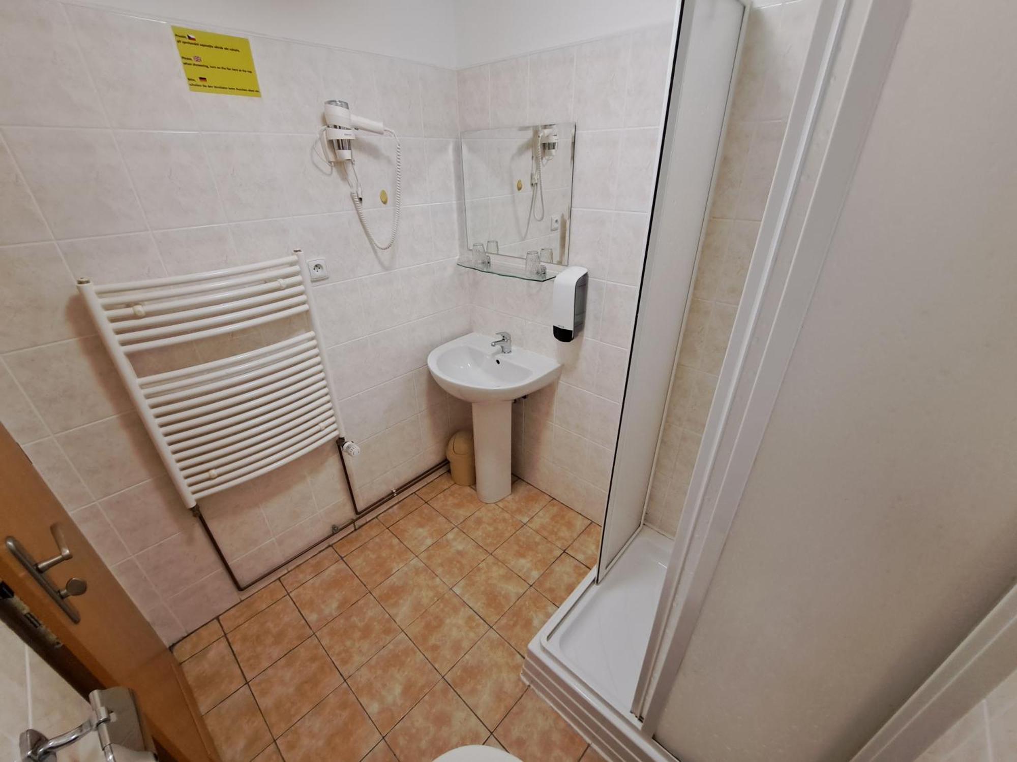 Vzdelavaci Stredisko A Hotel Варнсдорф Екстериор снимка