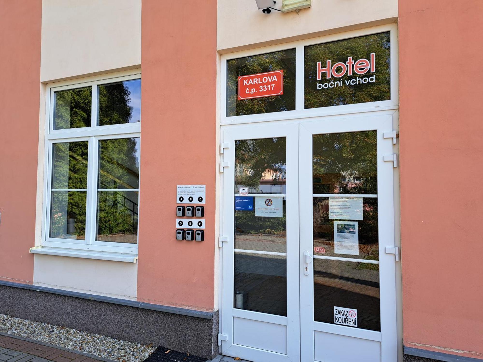 Vzdelavaci Stredisko A Hotel Варнсдорф Екстериор снимка